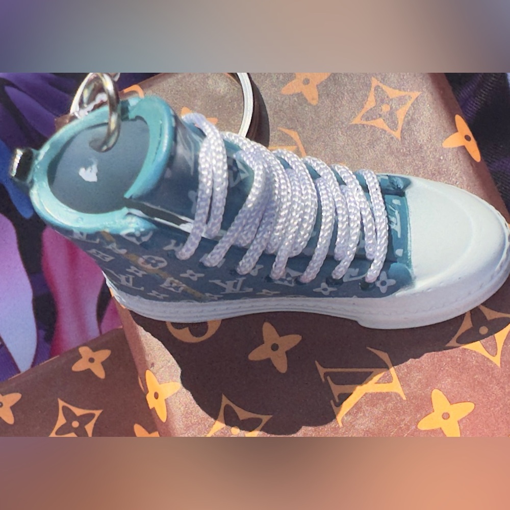 Fashion Blue Monogram Sneaker Keychain - Picture 13 of 15